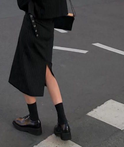 【首发热文】《被渣夫烧死后，重回八零撩最硬军汉》叶卿棠 徐周也