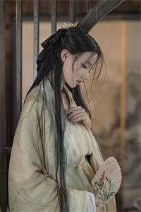 头条！漂亮糊咖和首富已婚有一宝